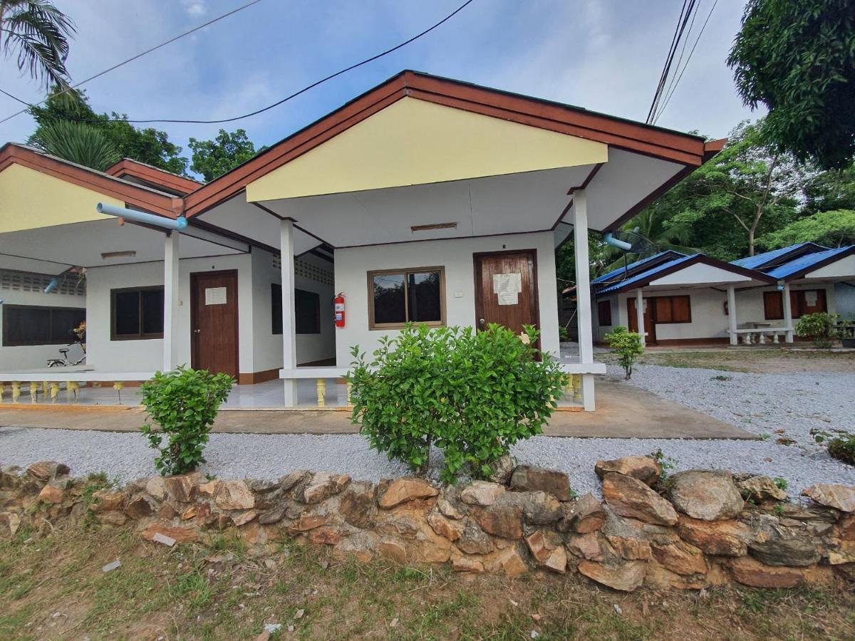 Pineapple Resort Ban Huai Thalaeng Phan Exterior photo